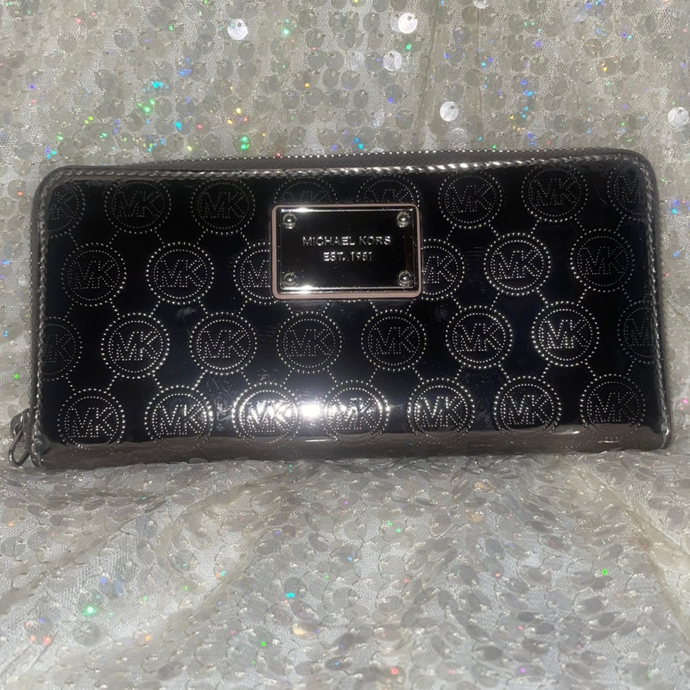 Sliver/Dark Gray/Gun Metal MK Wallet